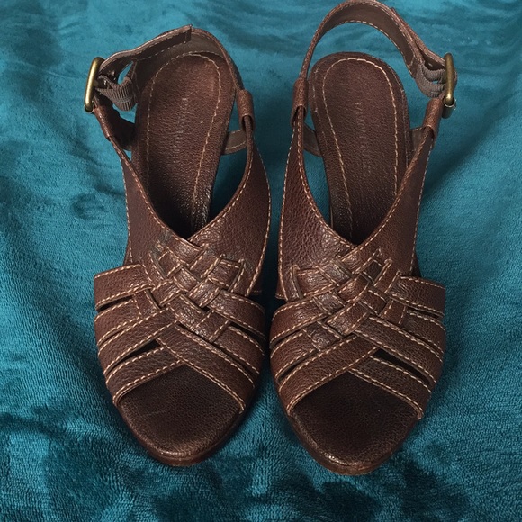Banana Republic Shoes - Banana Republic high heels size 7 Banana Republic Shoes - Banana Republic high heels size 7